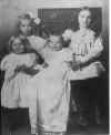 1906 sisters.jpg (276419 bytes)